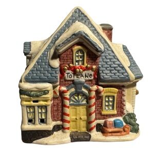 Cobblestone Corners Toyland Holiday Village House Christmas Figurine